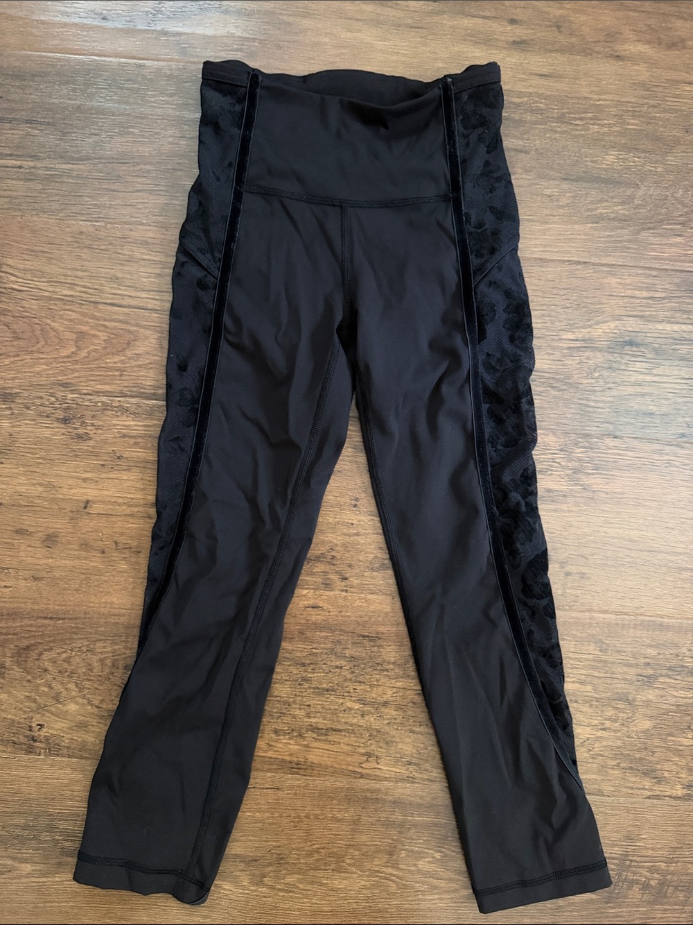 Lululemon Wunder Under 5/8 Crop Flocked Leggings Sz 2 black
